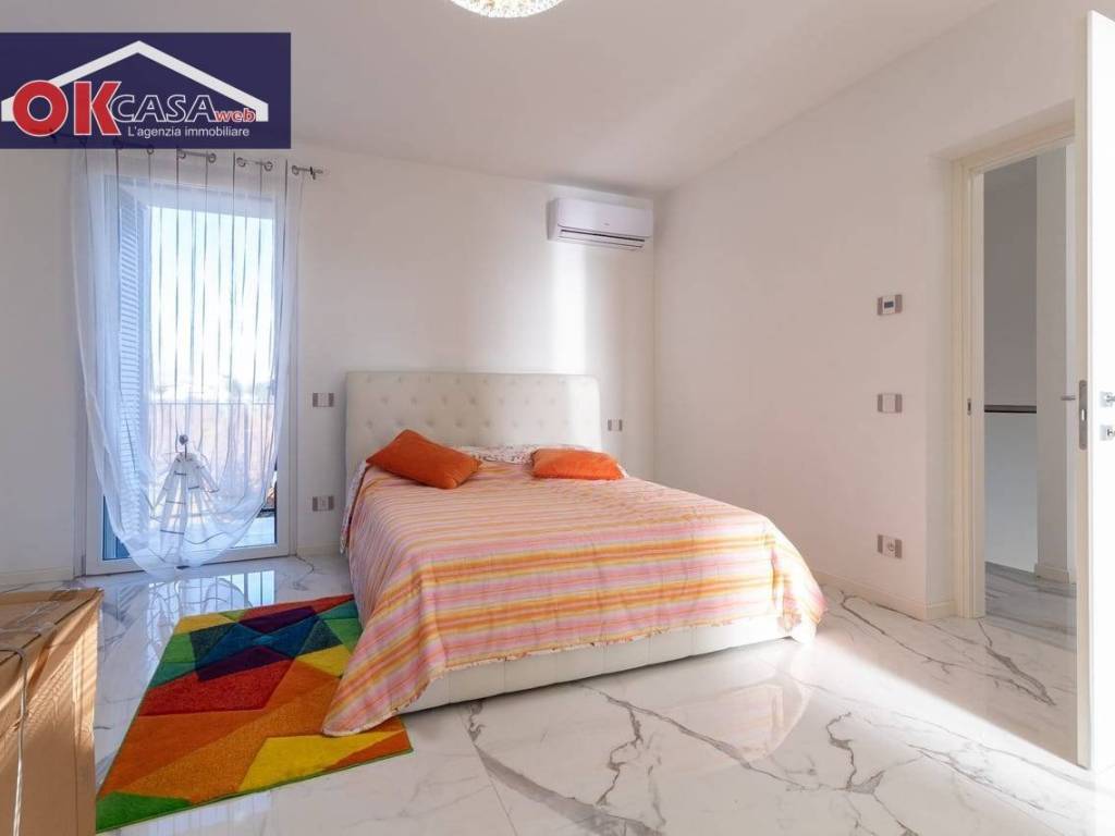 intera palazzina in vendita a Bussolengo