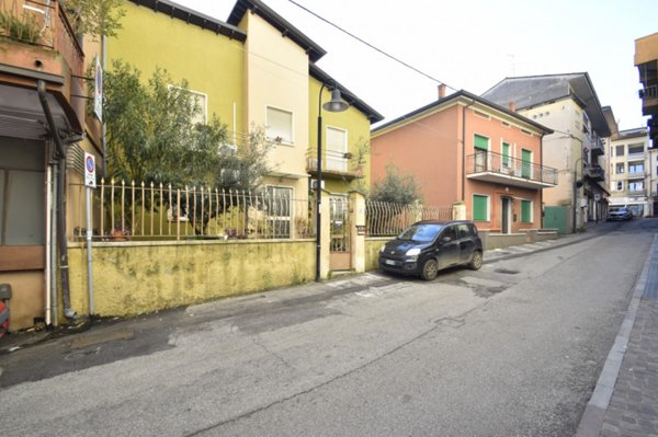casa indipendente in vendita a Bussolengo