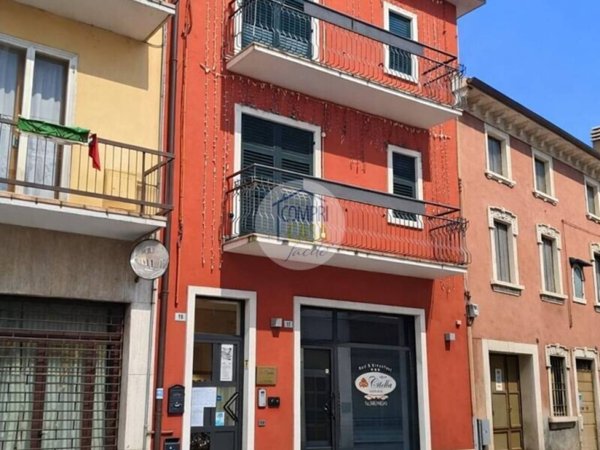 intera palazzina in vendita a Bussolengo