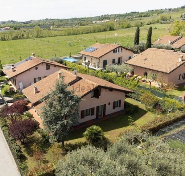 casa indipendente in vendita a Bussolengo