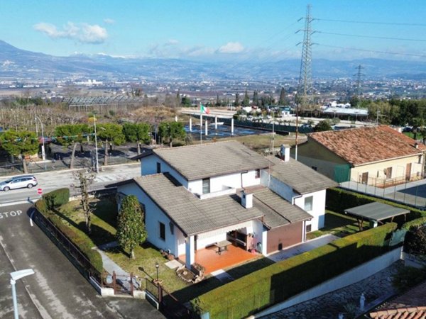 casa indipendente in vendita a Bussolengo