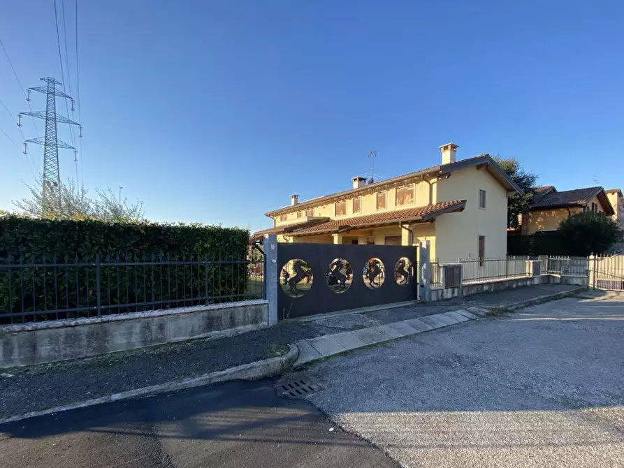casa indipendente in vendita a Bussolengo
