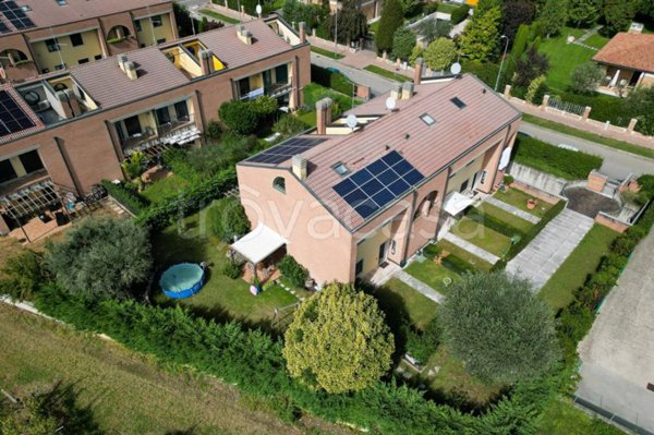 casa indipendente in vendita a Bussolengo
