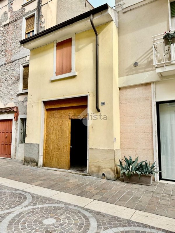 casa indipendente in vendita a Bussolengo