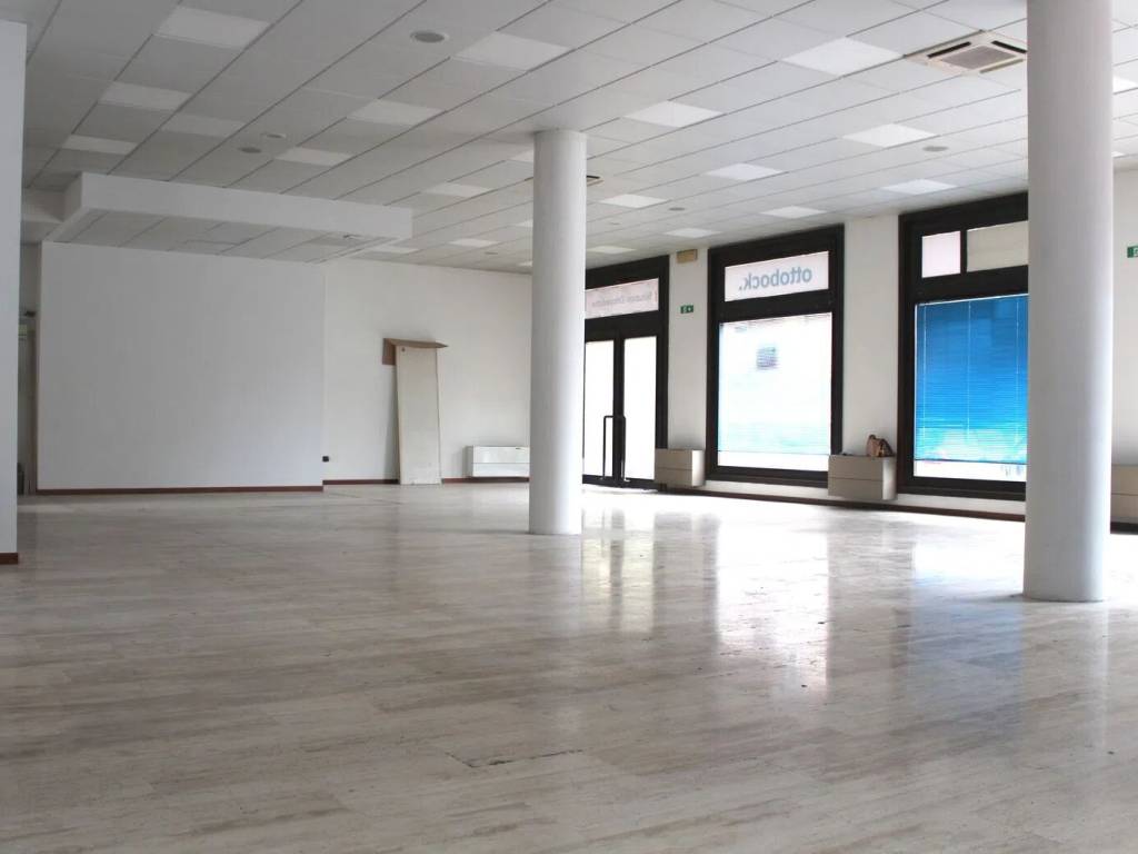 negozio in vendita a Bussolengo