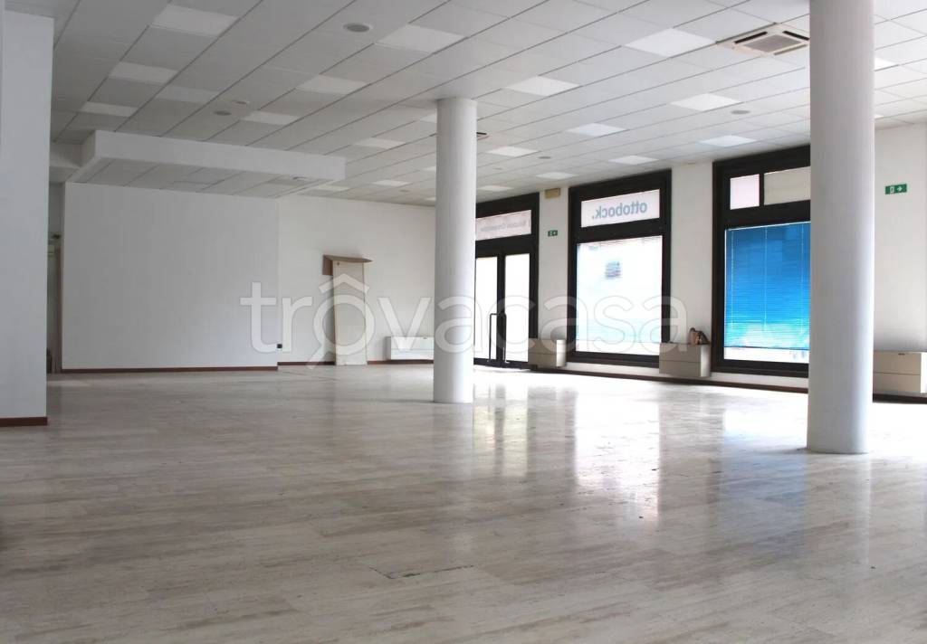 negozio in vendita a Bussolengo