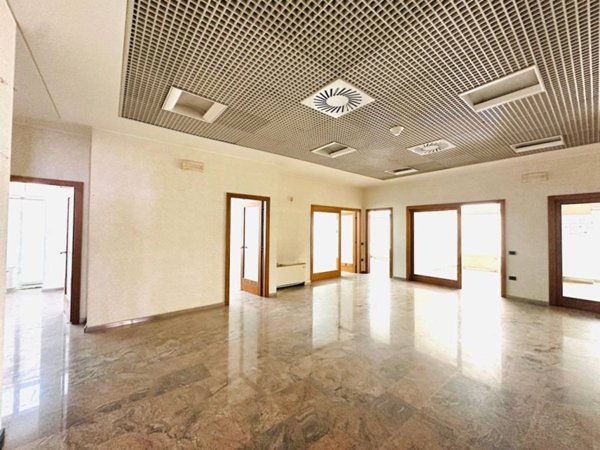 ufficio in vendita a Bussolengo