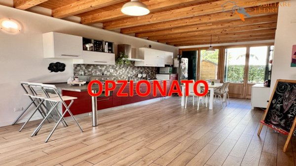 casa indipendente in vendita a Bussolengo