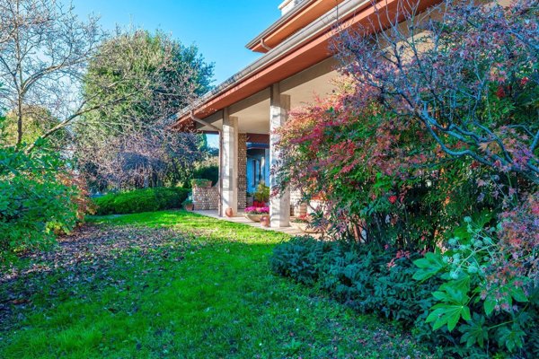 casa indipendente in vendita a Bussolengo