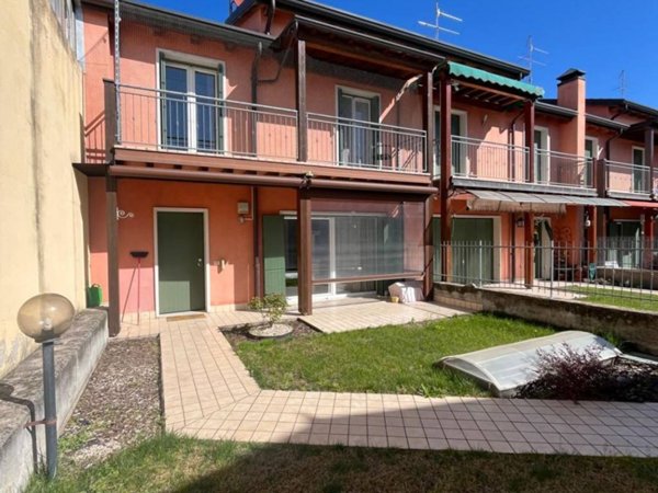 casa indipendente in vendita a Bussolengo