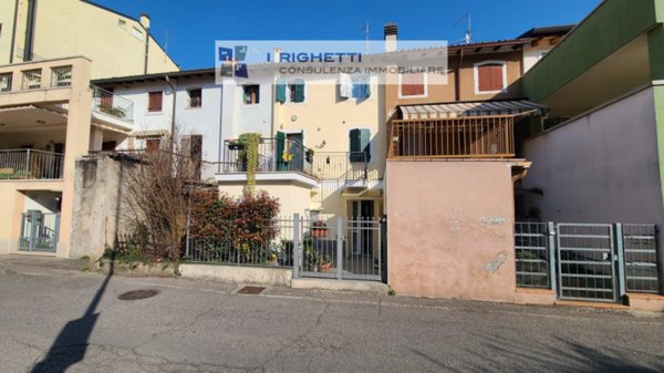 casa indipendente in vendita a Bussolengo