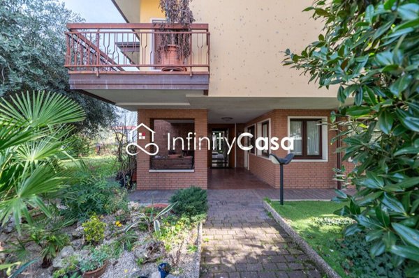 casa indipendente in vendita a Bussolengo