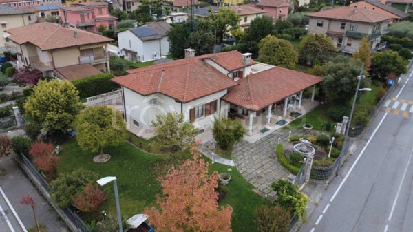 casa indipendente in vendita a Bussolengo