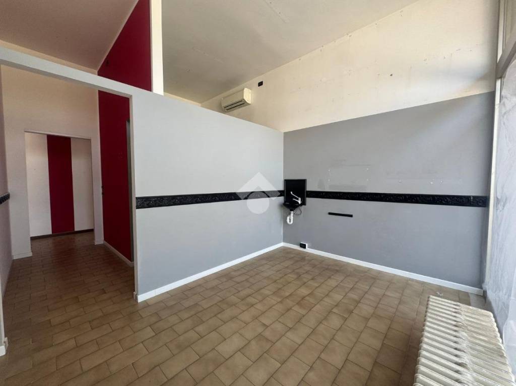 negozio in vendita a Bussolengo