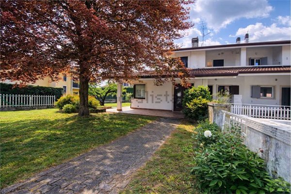 casa indipendente in vendita a Bussolengo