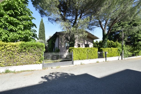 casa indipendente in vendita a Bussolengo