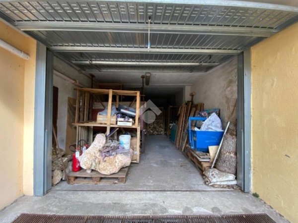 locale commerciale in vendita a Bussolengo