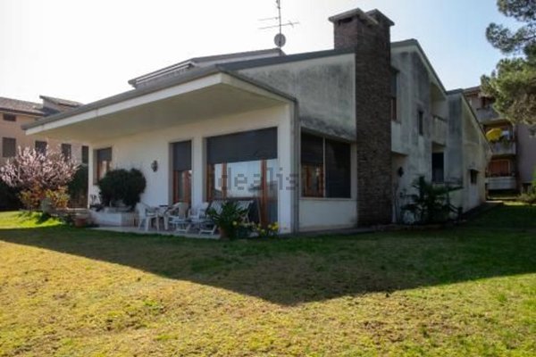 casa indipendente in vendita a Bussolengo