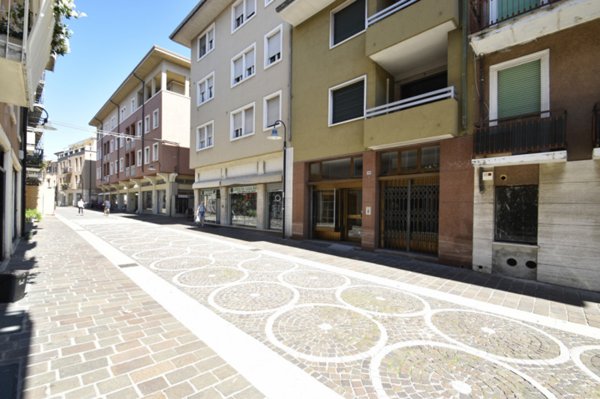 intera palazzina in vendita a Bussolengo