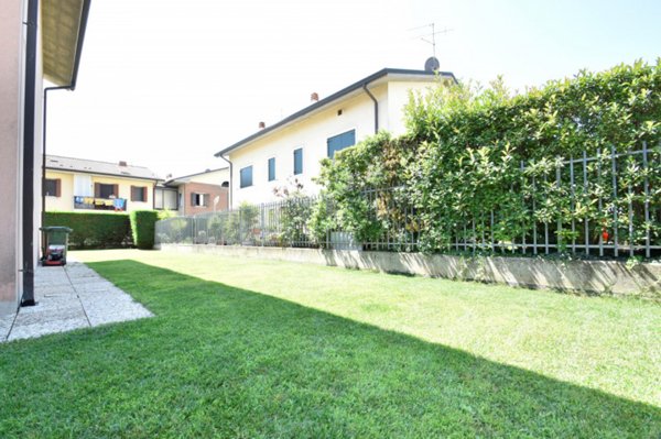 casa indipendente in vendita a Bussolengo