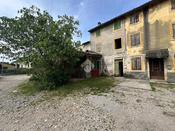 casale in vendita a Bussolengo in zona San Vito