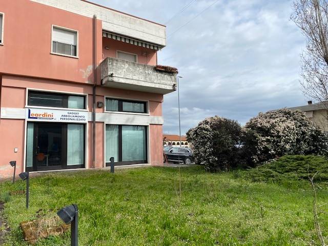 negozio in vendita a Bussolengo