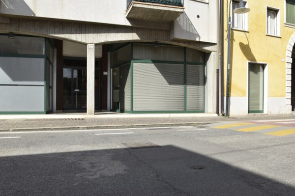 negozio in vendita a Bussolengo