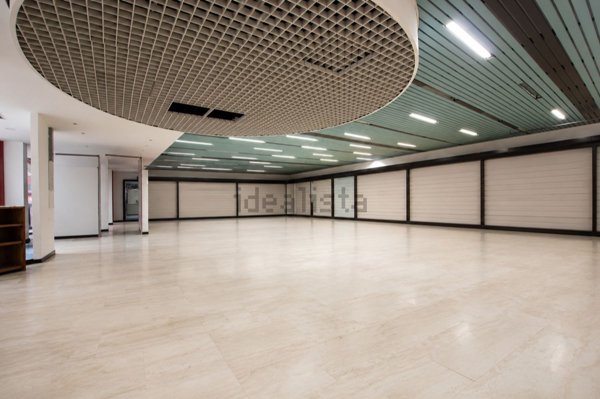 locale commerciale in vendita a Bussolengo in zona San Vito