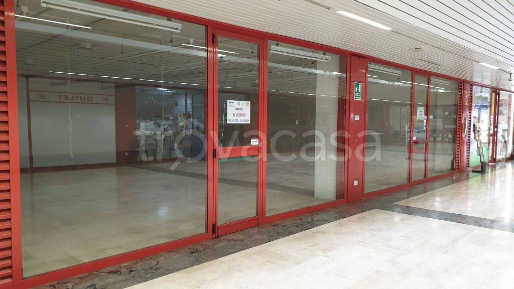 negozio in vendita a Bussolengo in zona San Vito