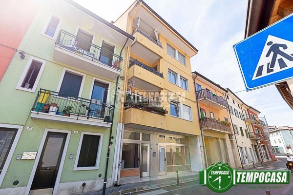 locale commerciale in vendita a Bussolengo in zona San Vito