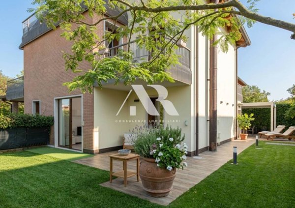casa indipendente in vendita a Bussolengo