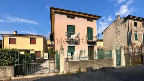 casa indipendente in vendita a Bussolengo in zona San Vito