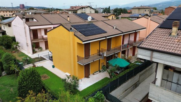 casa indipendente in vendita a Bussolengo in zona San Vito