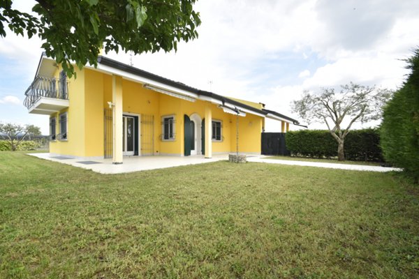 casa indipendente in vendita a Bussolengo