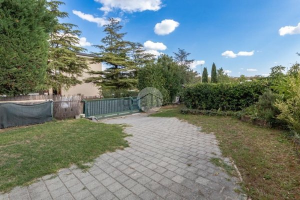 casa indipendente in vendita a Bussolengo