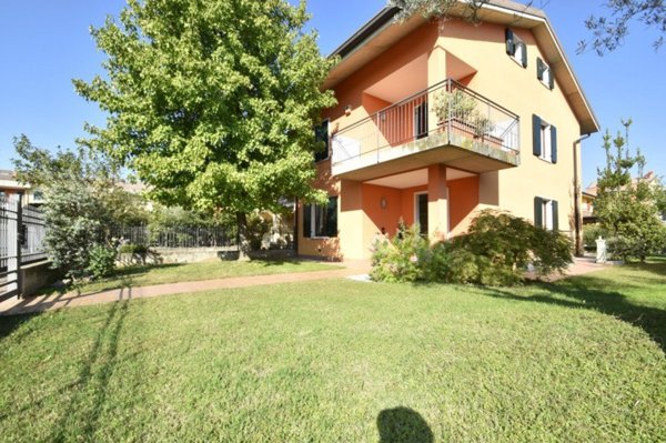 casa indipendente in vendita a Bussolengo in zona San Vito