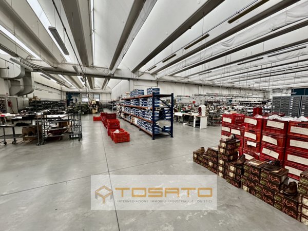 locale commerciale in vendita a Bussolengo in zona San Vito