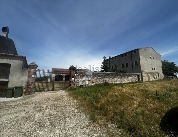 villa in vendita a Buttapietra