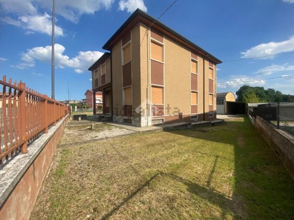 casa indipendente in vendita a Buttapietra in zona Marchesino
