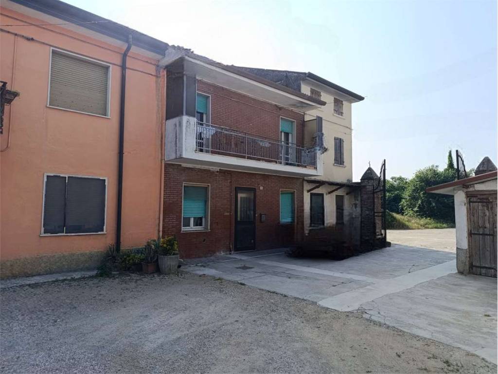 casa indipendente in vendita a Buttapietra