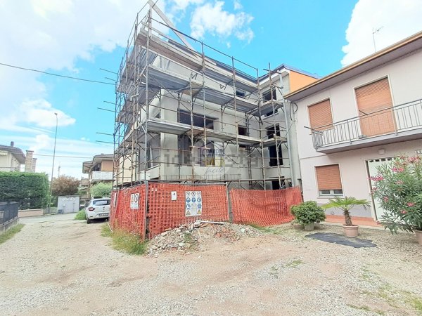 casa indipendente in vendita a Buttapietra in zona Marchesino