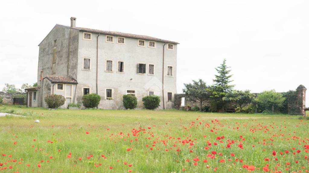 villa in vendita a Buttapietra