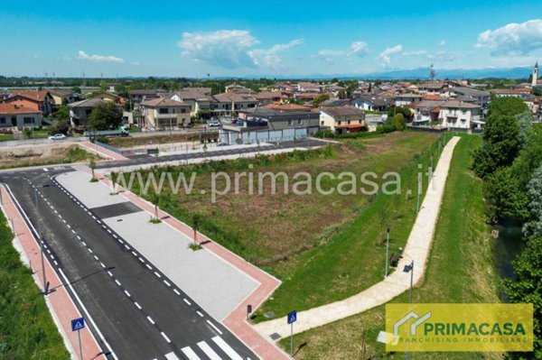 terreno edificabile in vendita a Buttapietra