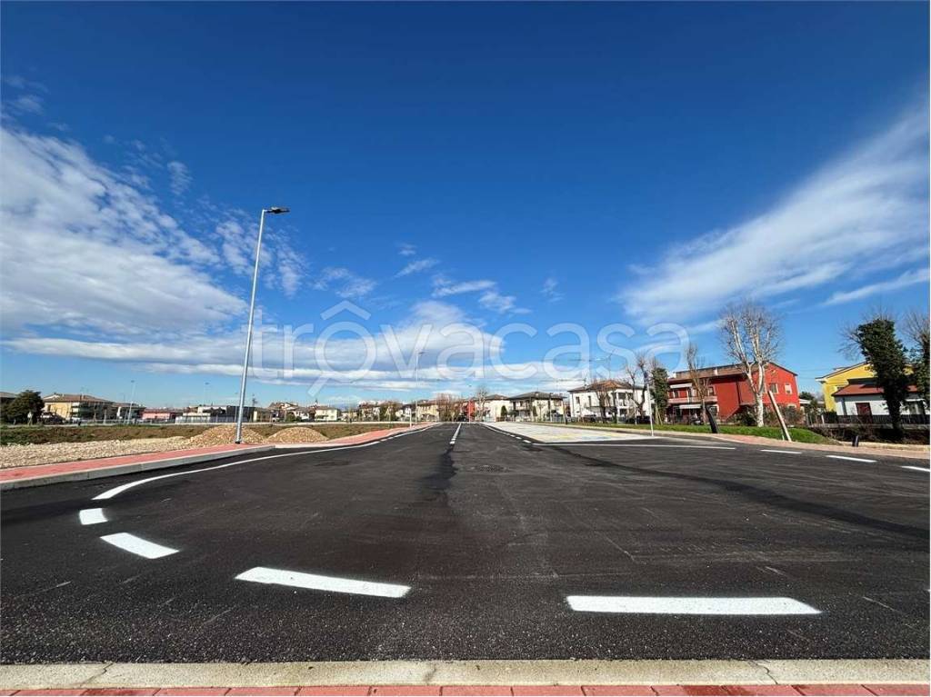 terreno edificabile in vendita a Buttapietra