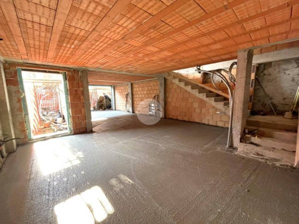 casa indipendente in vendita a Buttapietra in zona Marchesino