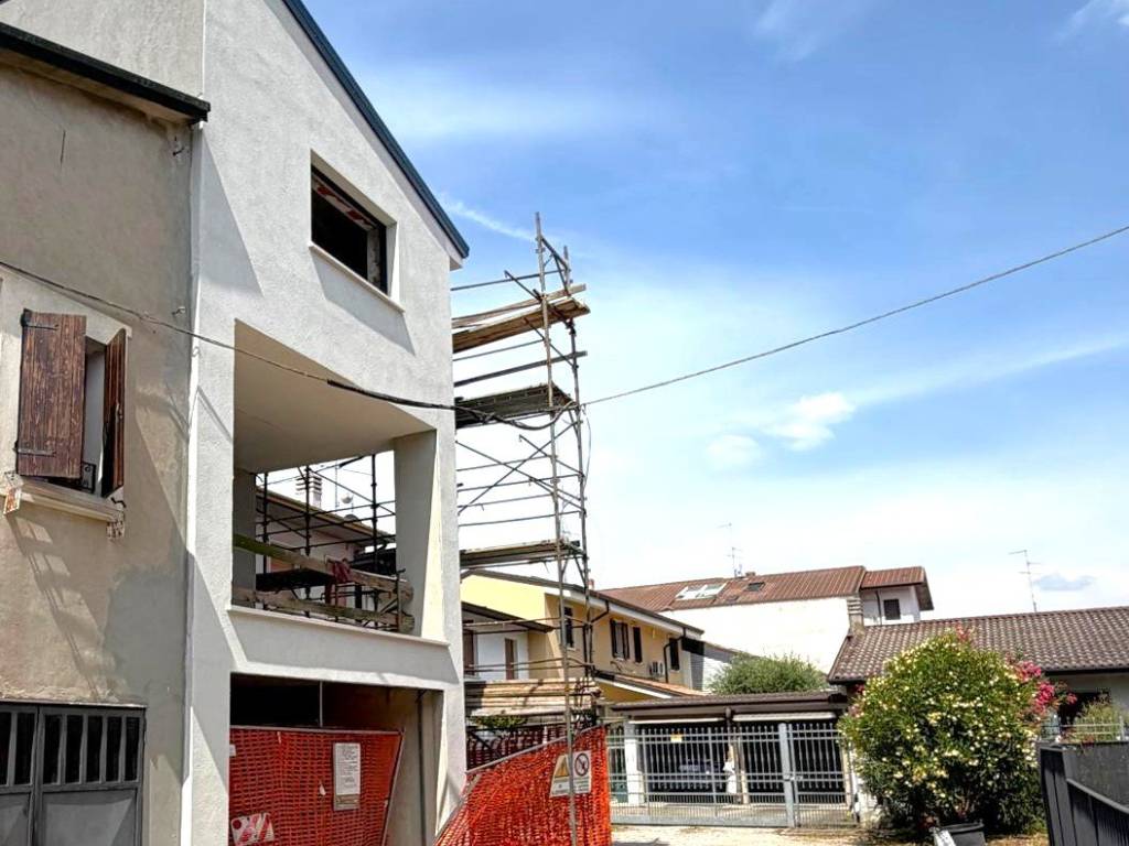 casa indipendente in vendita a Buttapietra in zona Bovo