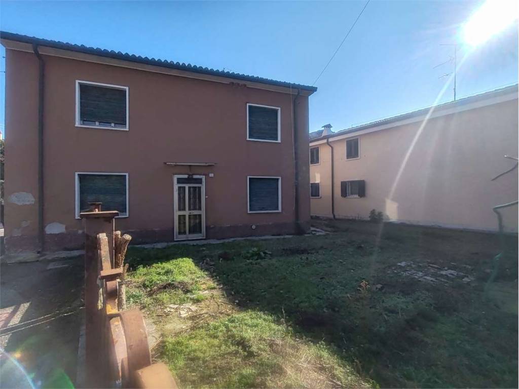 casa indipendente in vendita a Buttapietra in zona Marchesino