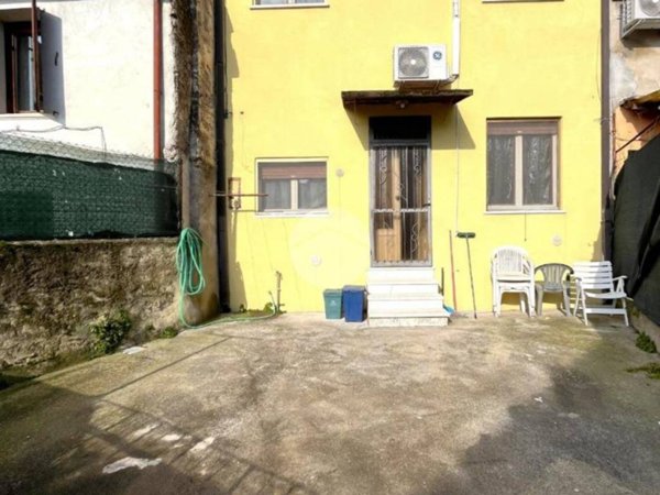 casa indipendente in vendita a Buttapietra in zona Marchesino