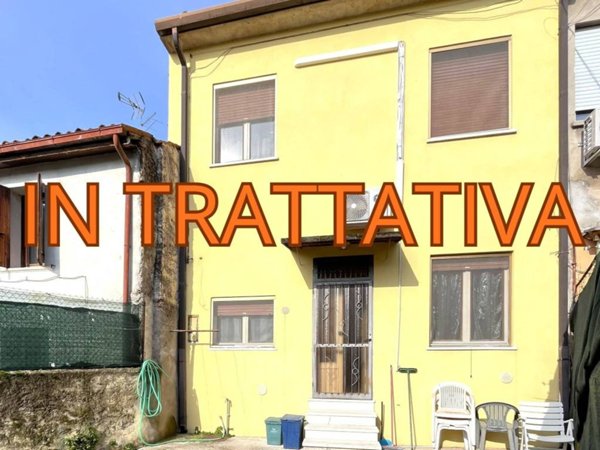 casa indipendente in vendita a Buttapietra in zona Marchesino