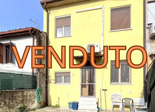 casa indipendente in vendita a Buttapietra in zona Marchesino
